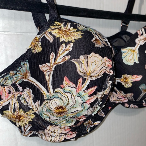 VICTORIA SECRET LIGHTLY LINED DEMI BRA - Picture 6 of 12